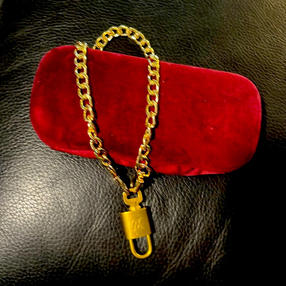 Lv Lock & Key With Unbranded Chain - image 1
